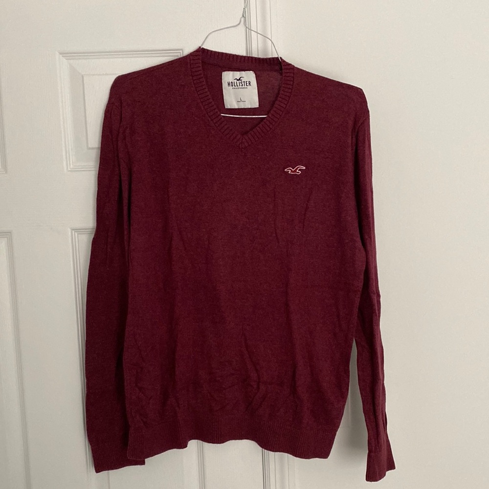 Hollister Maroon Vneck (Large)